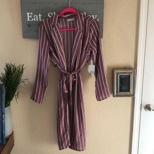 Activeusa open front tie belted dress small